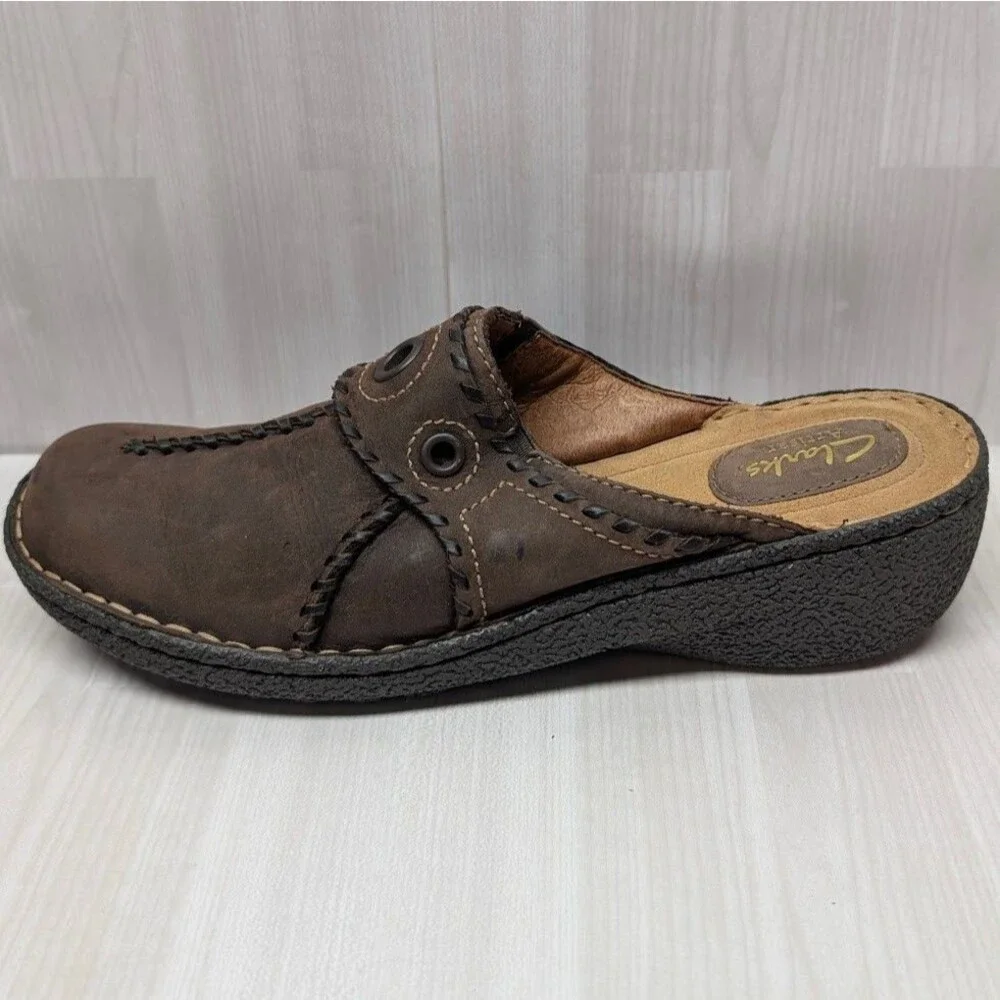 Clarks Artisan Women’s Brown Leather Slip‑On Clogs Mules Shoes Size 8.5 31273